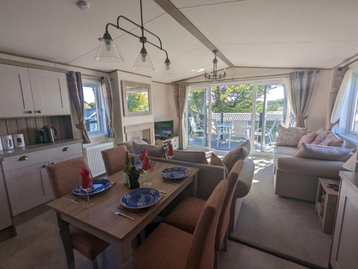 Stunning Luxury Caravan On Edge Of New Forest On Shorefield Country Park Entertainment And Leisure Passes Included Milford-on-Sea Exteriér fotografie