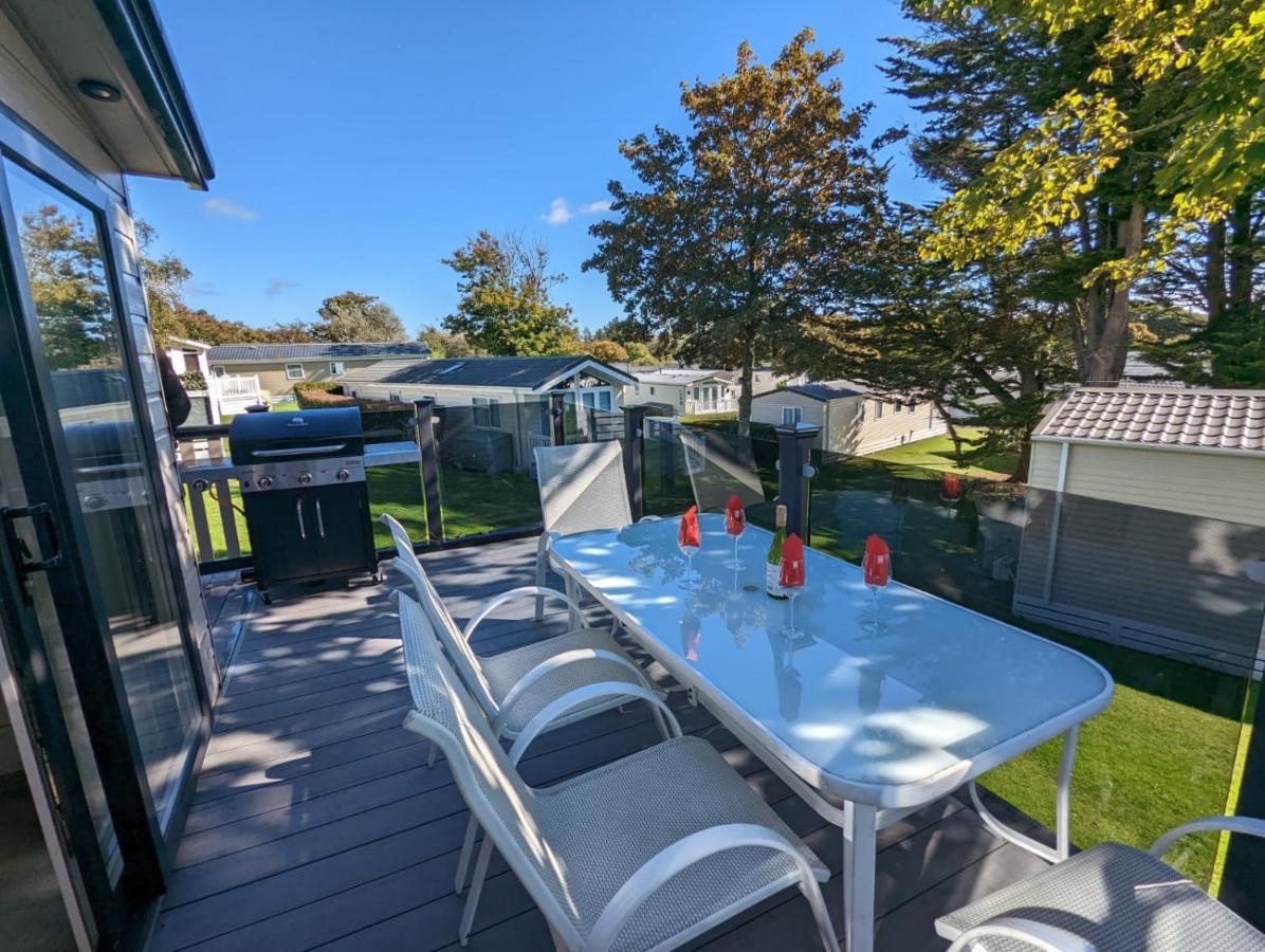 Stunning Luxury Caravan On Edge Of New Forest On Shorefield Country Park Entertainment And Leisure Passes Included Milford-on-Sea Exteriér fotografie
